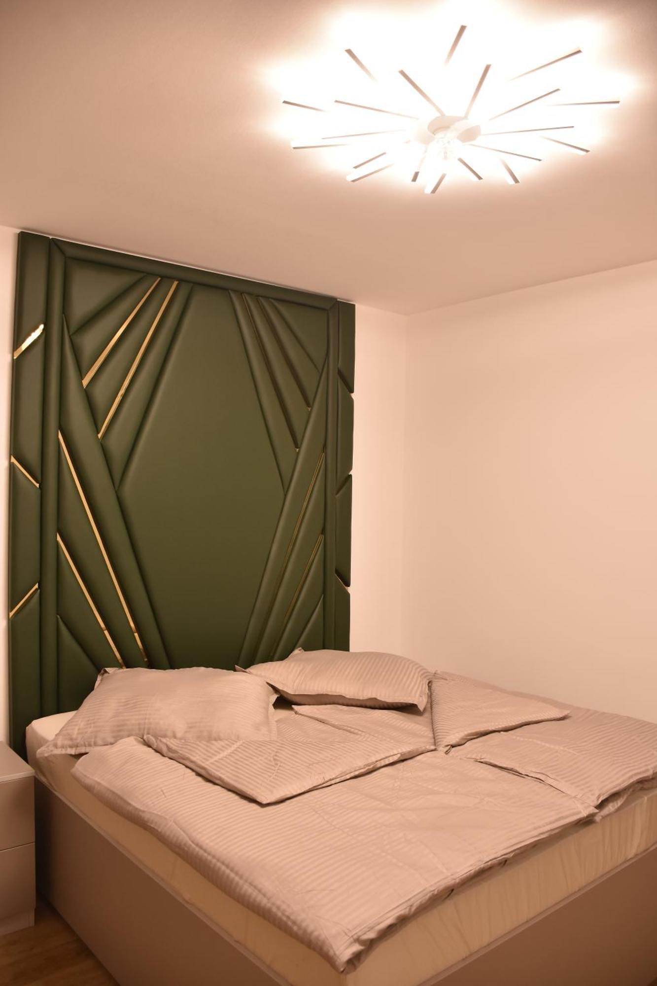 Apartment 3 *