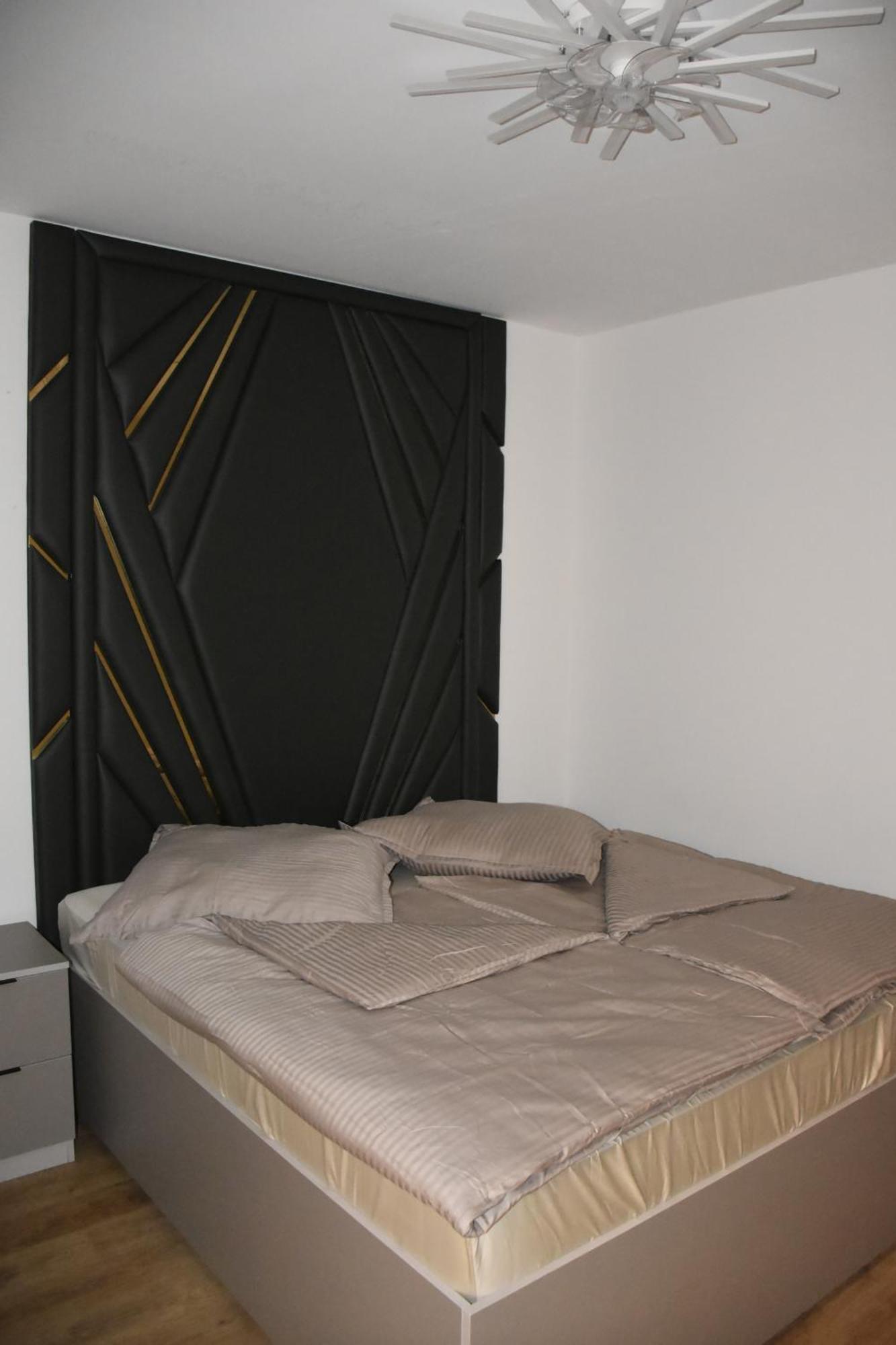 3 Apartment *